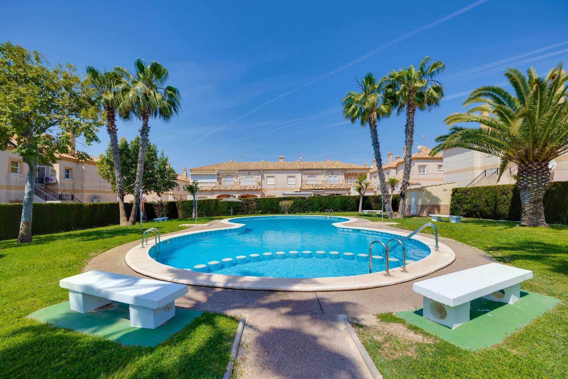 Reventa - Bungalow -
Torrevieja - aguas nuevas