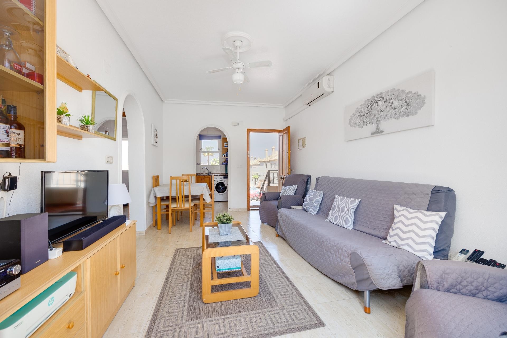 Reventa - Bungalow -
Torrevieja - aguas nuevas