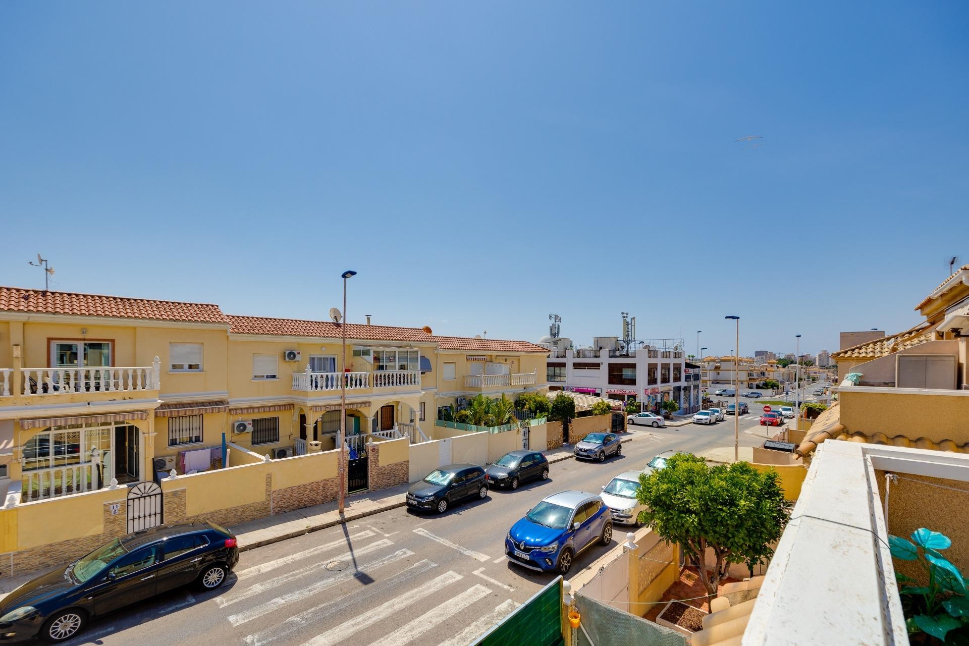 Reventa - Bungalow -
Torrevieja - aguas nuevas