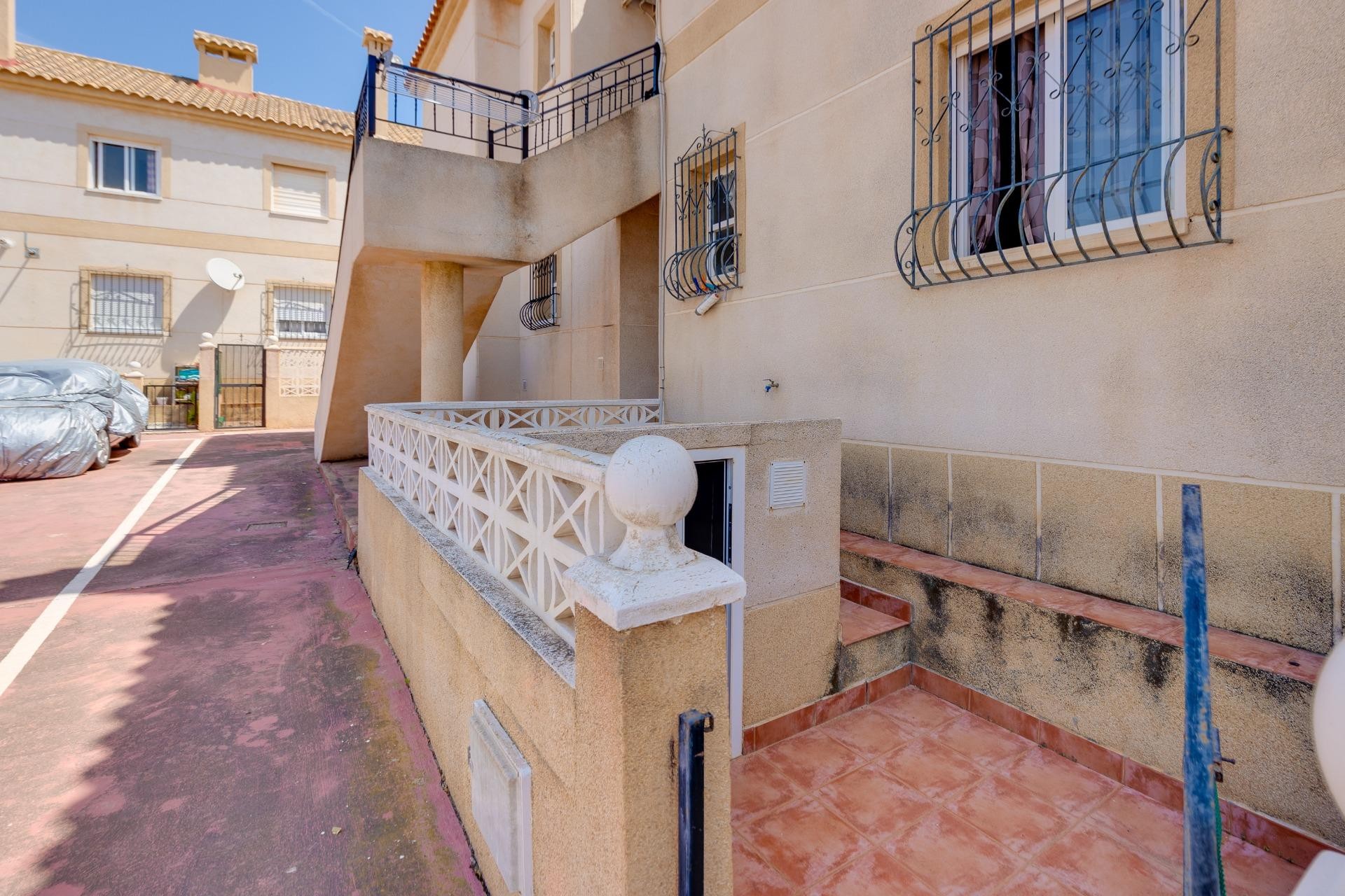 Reventa - Bungalow -
Torrevieja - aguas nuevas