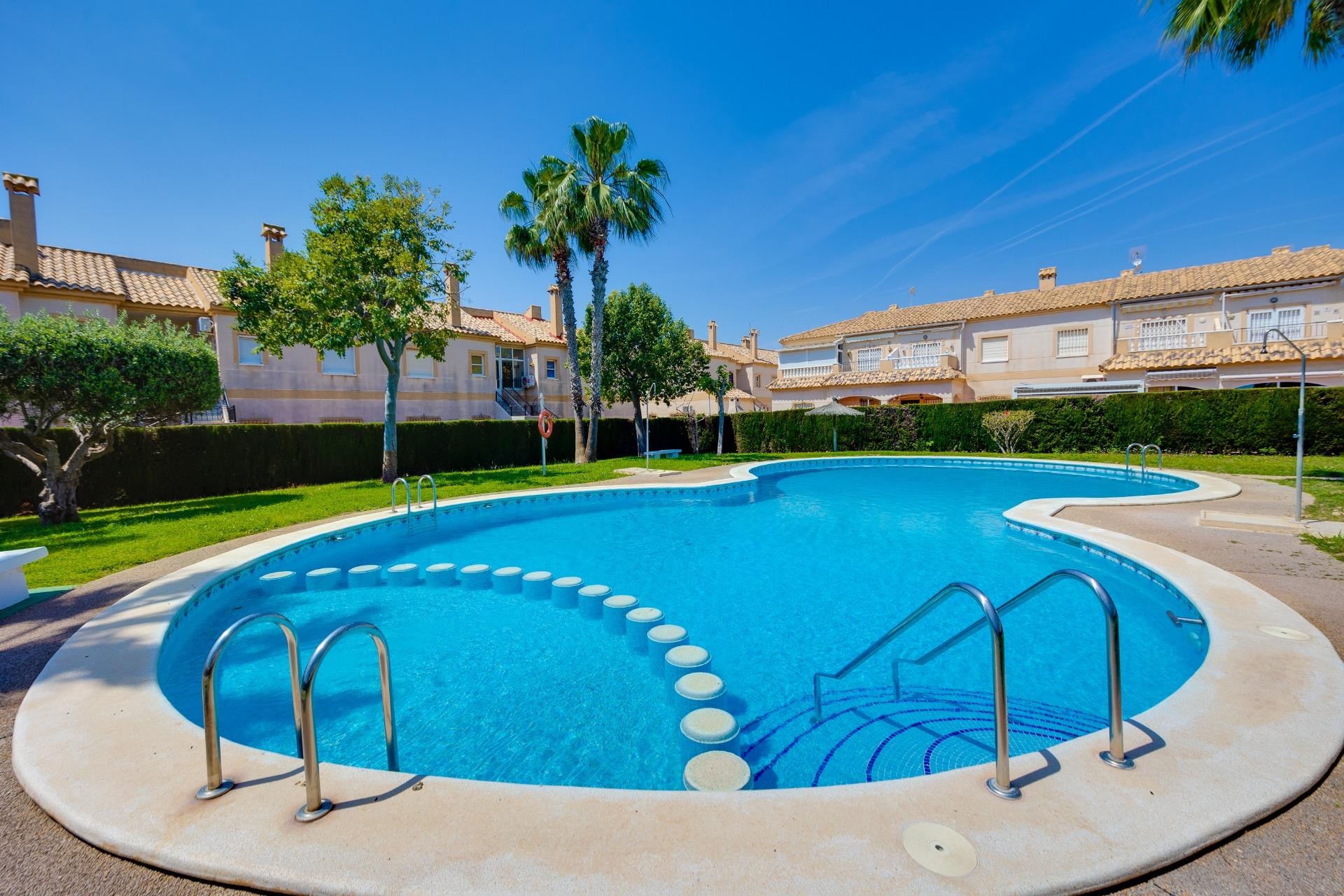 Reventa - Bungalow -
Torrevieja - aguas nuevas