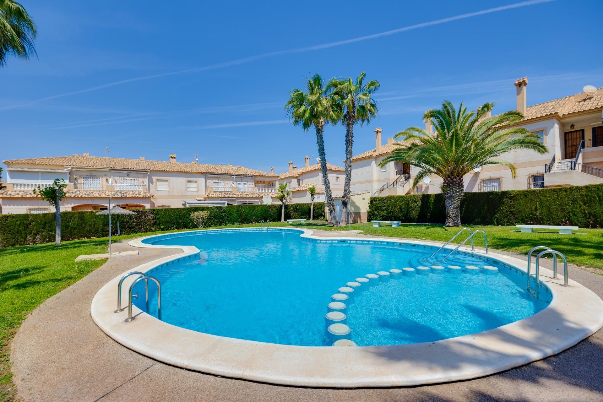 Reventa - Bungalow -
Torrevieja - aguas nuevas