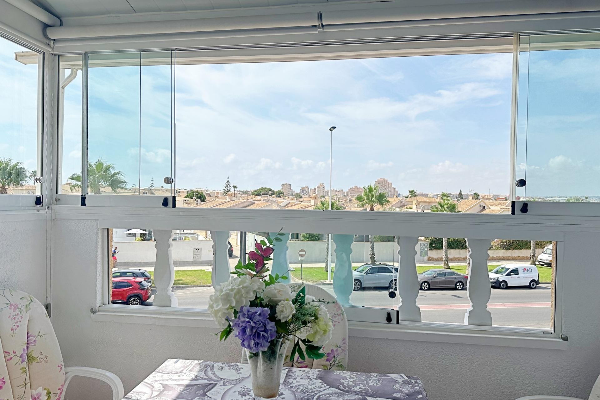 Reventa - Bungalow -
Torrevieja - aguas nuevas