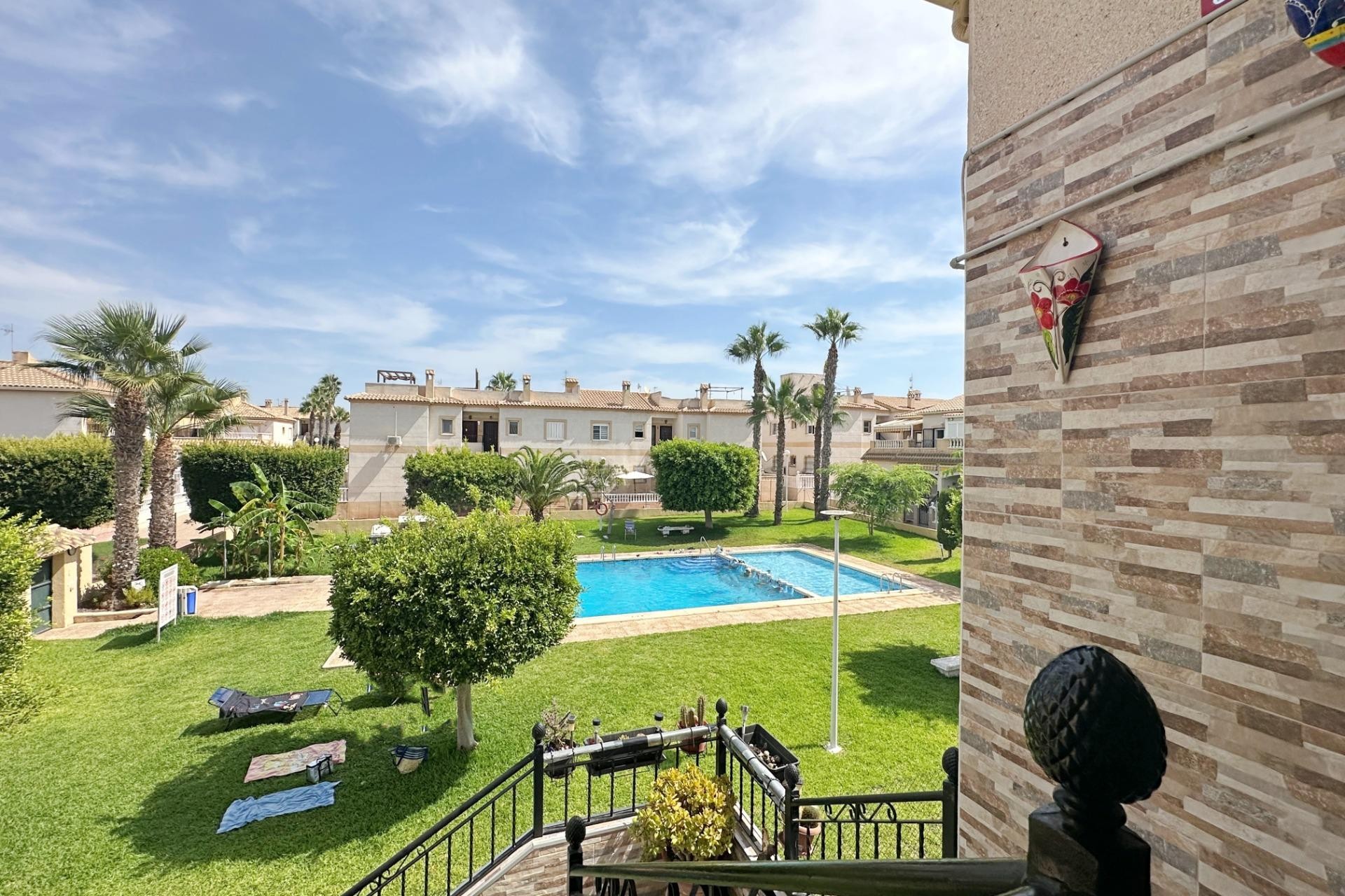 Reventa - Bungalow -
Torrevieja - aguas nuevas