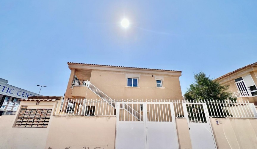 Reventa - Bungalow -
Torrevieja - Centro