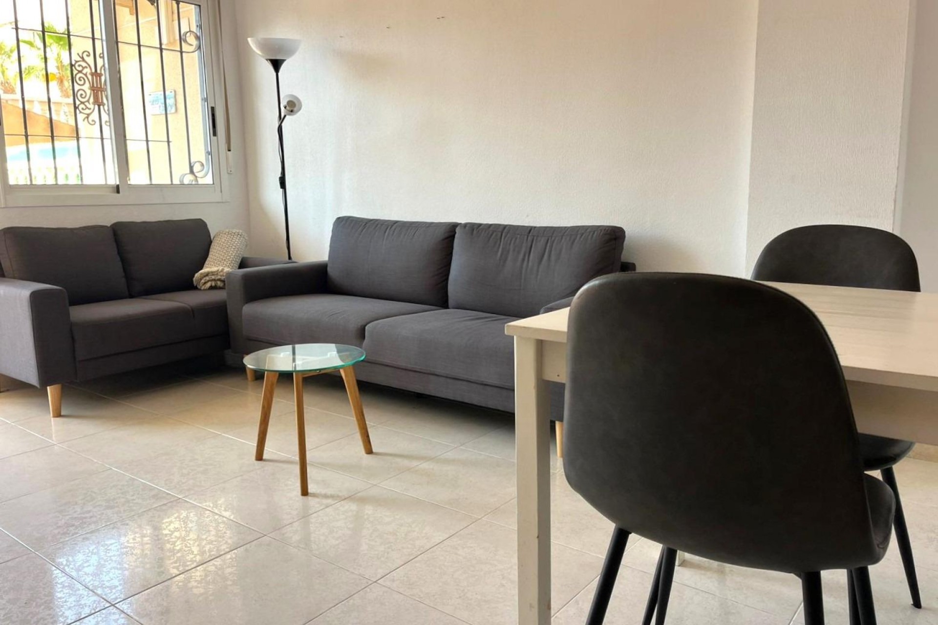 Reventa - Bungalow -
Torrevieja - Estacion De Autobuses
