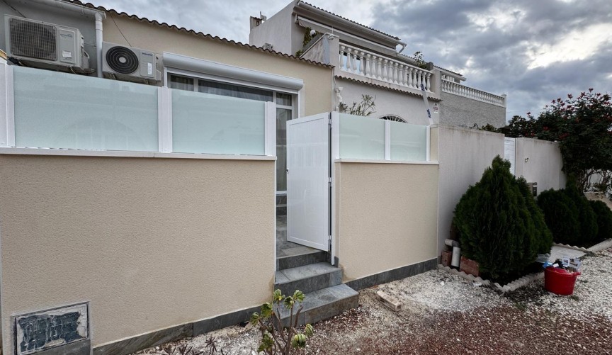 Reventa - Bungalow -
Torrevieja - La Siesta - El Salado - Torreta