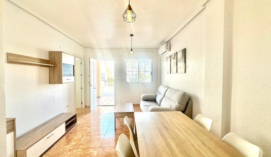 Reventa - Bungalow -
Torrevieja - Playa de los Locos