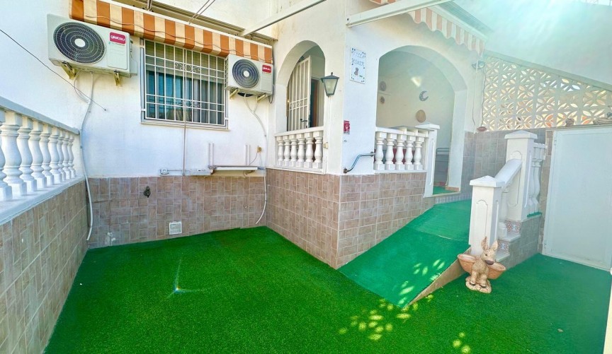 Reventa - Bungalow -
Torrevieja - Torretas