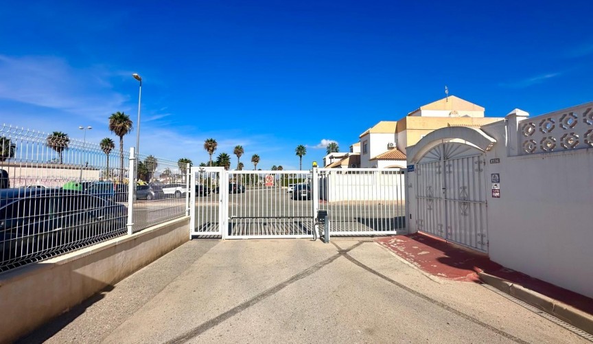 Reventa - Bungalow -
Torrevieja - Torretas