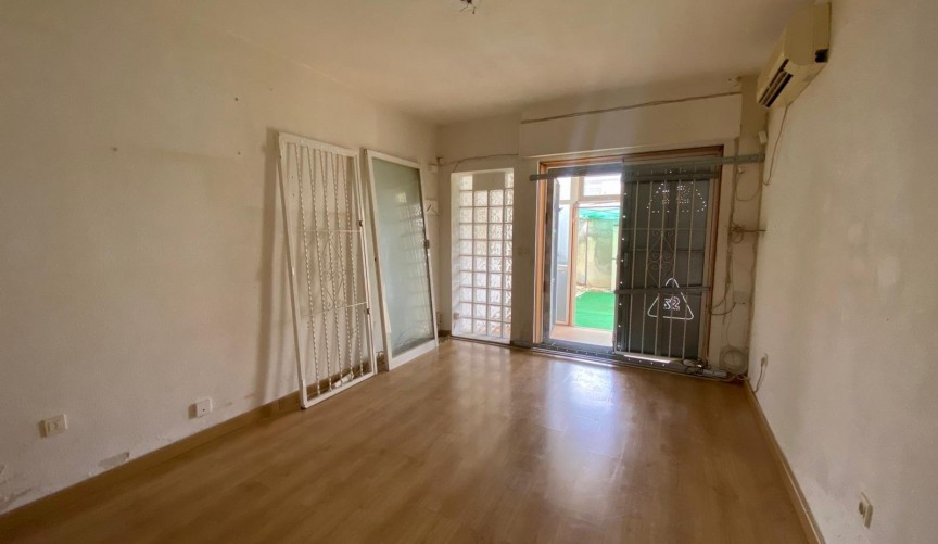 Reventa - Bungalow -
Torrevieja - Torretas