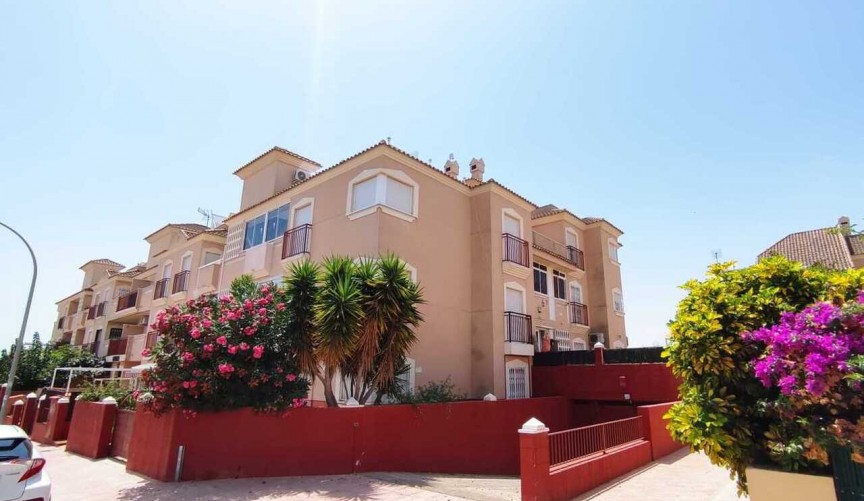 Reventa - Duplex -
La Florida - Inland