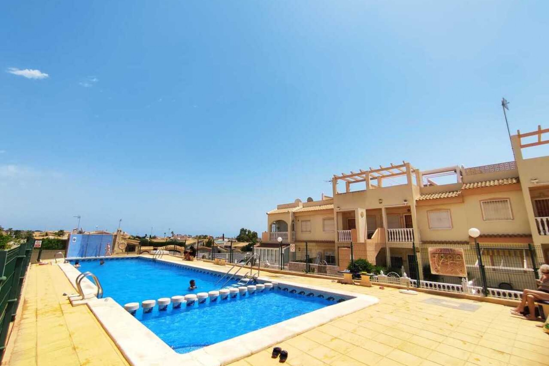 Reventa - Duplex -
La Florida - Inland