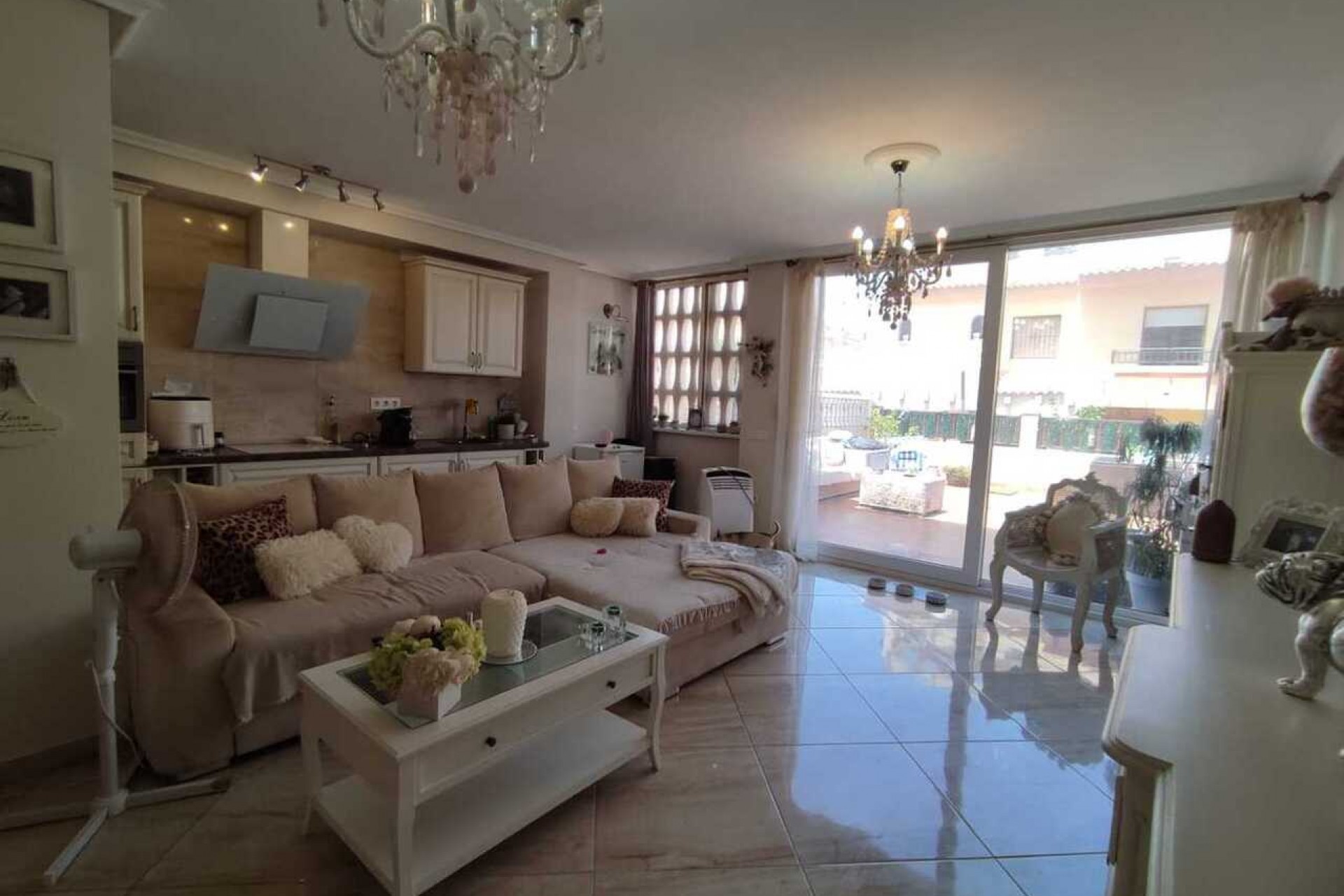Reventa - Duplex -
La Florida - Inland