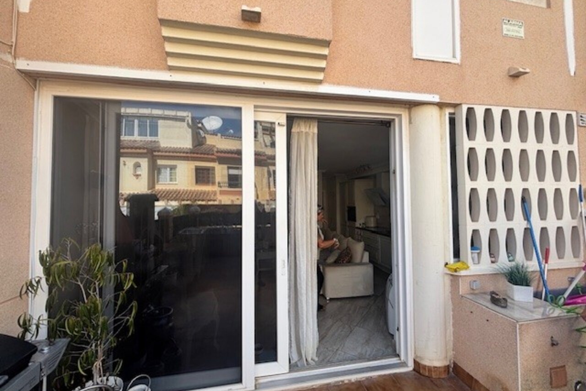 Reventa - Duplex -
La Florida - Inland