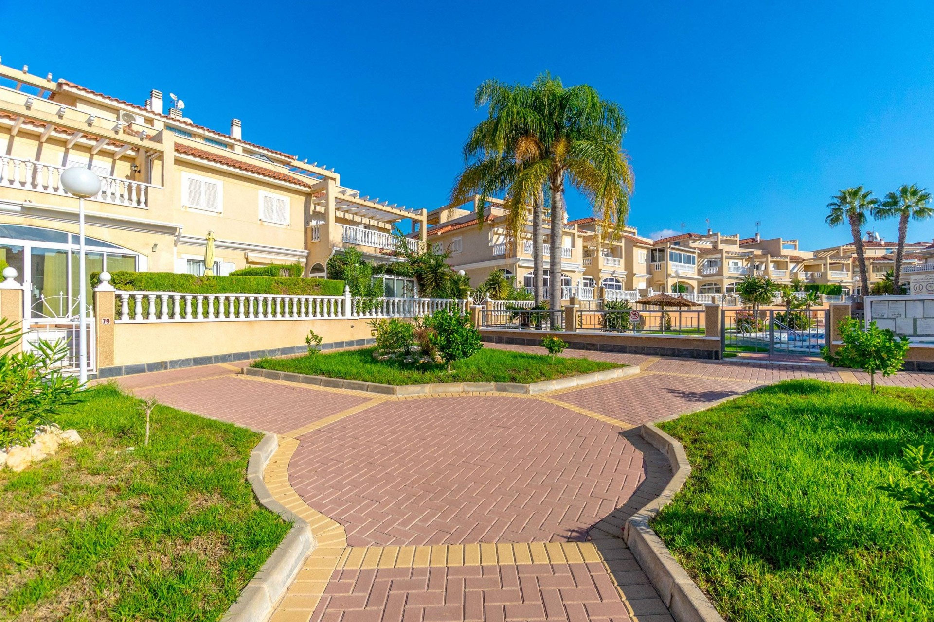 Reventa - Duplex -
Orihuela Costa - Playa Flamenca