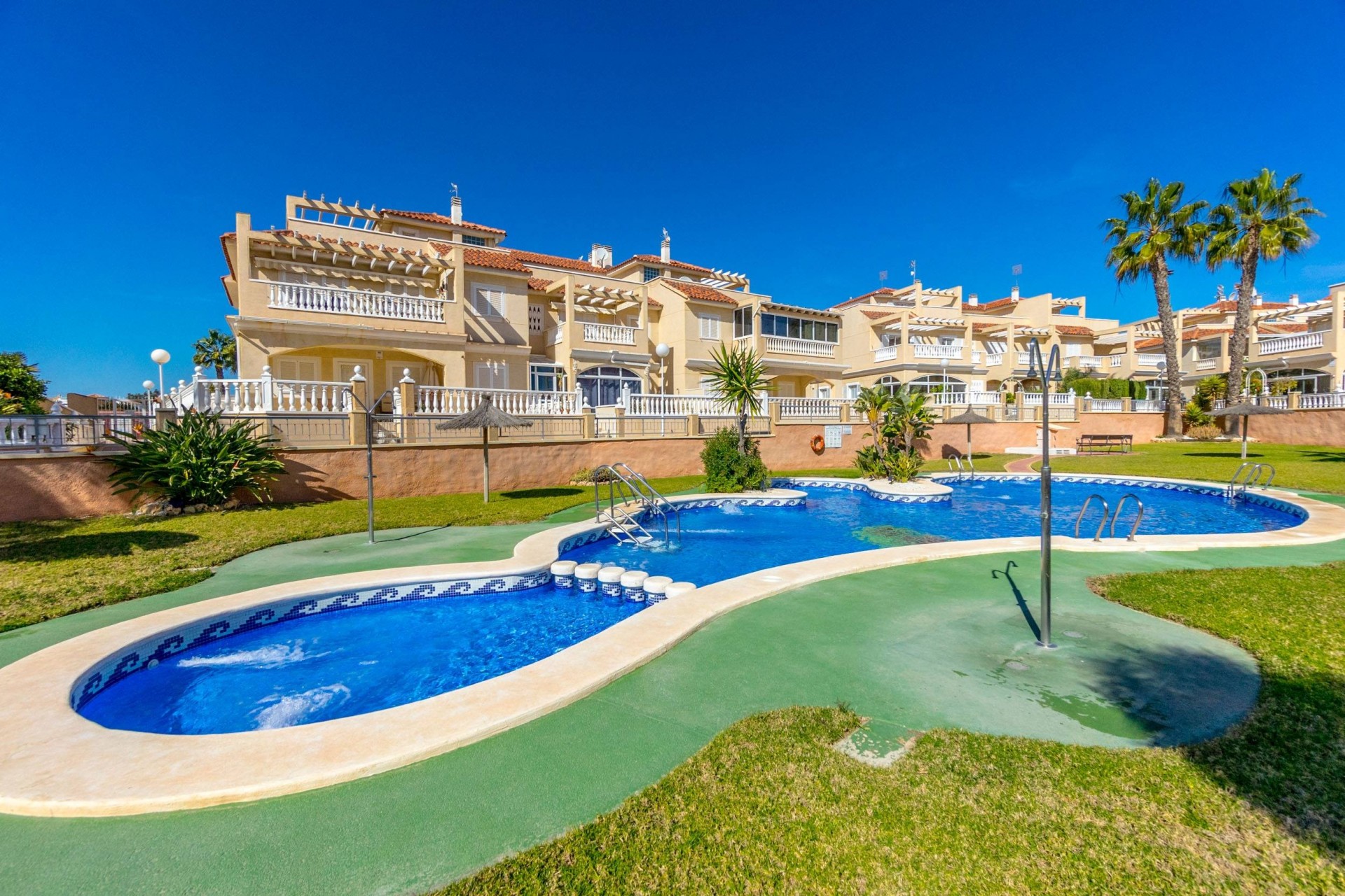 Reventa - Duplex -
Orihuela Costa - Playa Flamenca