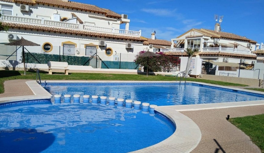 Reventa - Duplex -
Orihuela - Urbanización Perla Del Mar