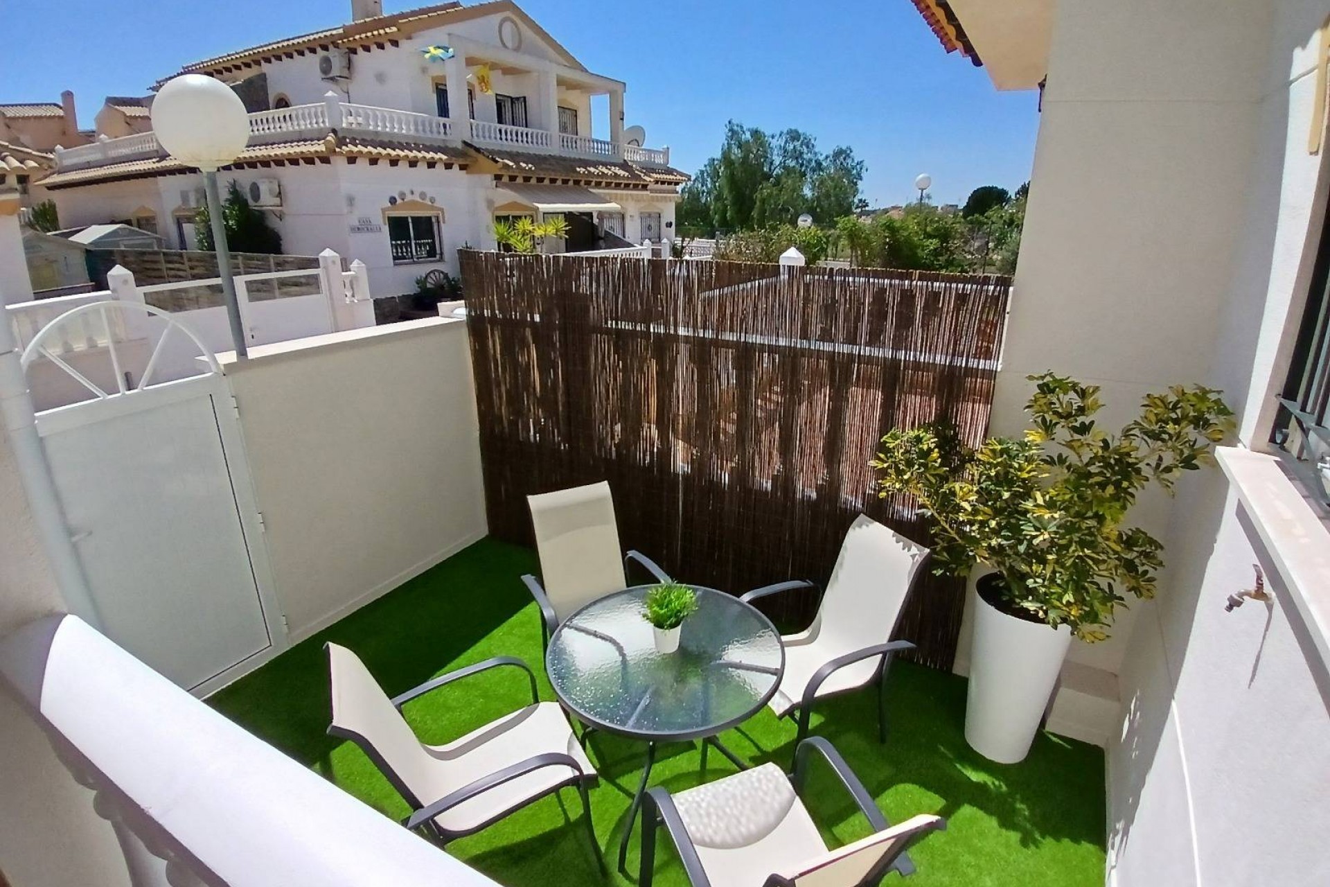 Reventa - Duplex -
Orihuela - Urbanización Perla Del Mar