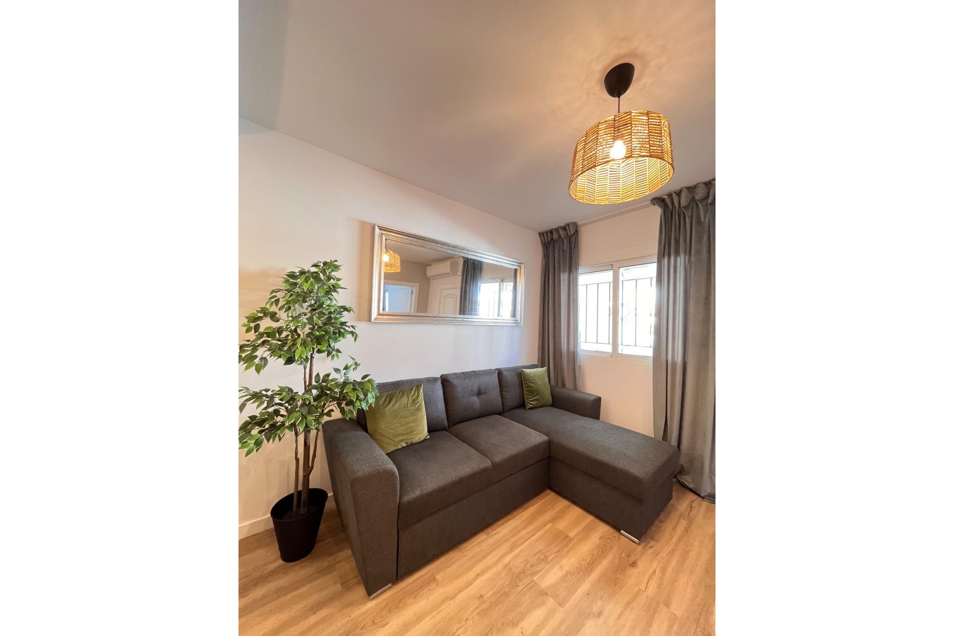 Reventa - Duplex -
Orihuela - Urbanización Perla Del Mar