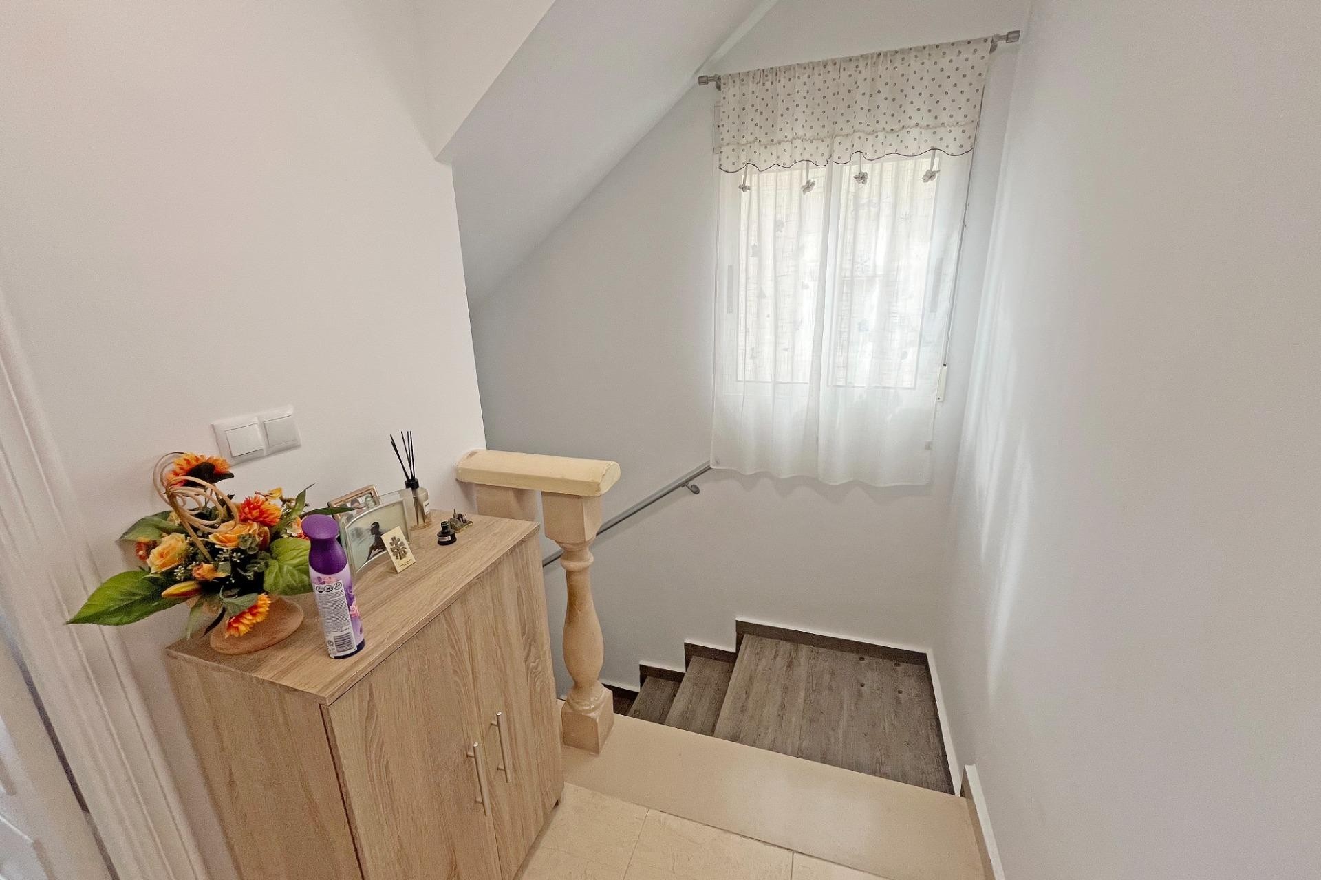 Reventa - Duplex -
San Miguel de Salinas - Las Filipinas