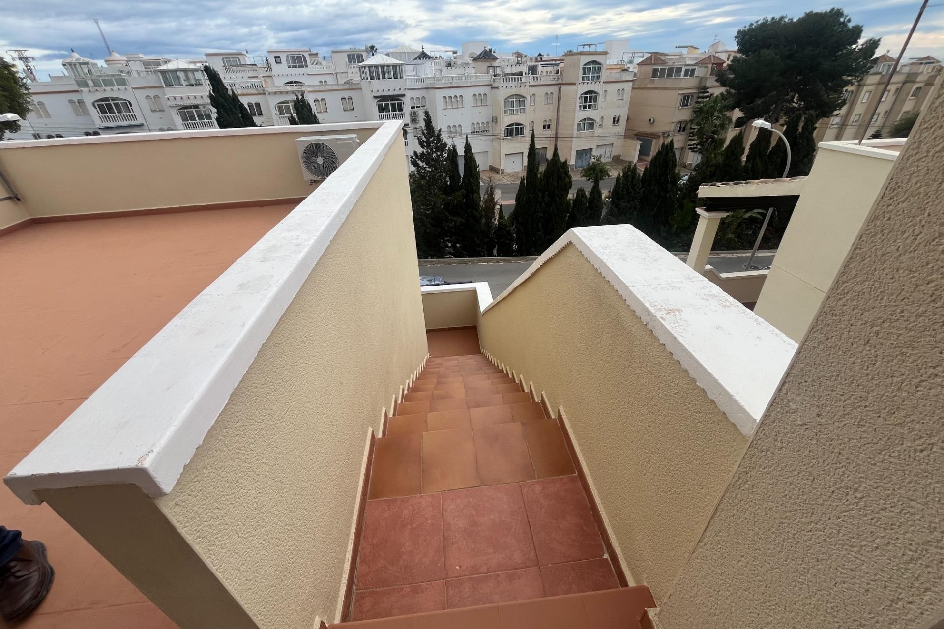 Reventa - Duplex -
San Miguel de Salinas - Las Filipinas