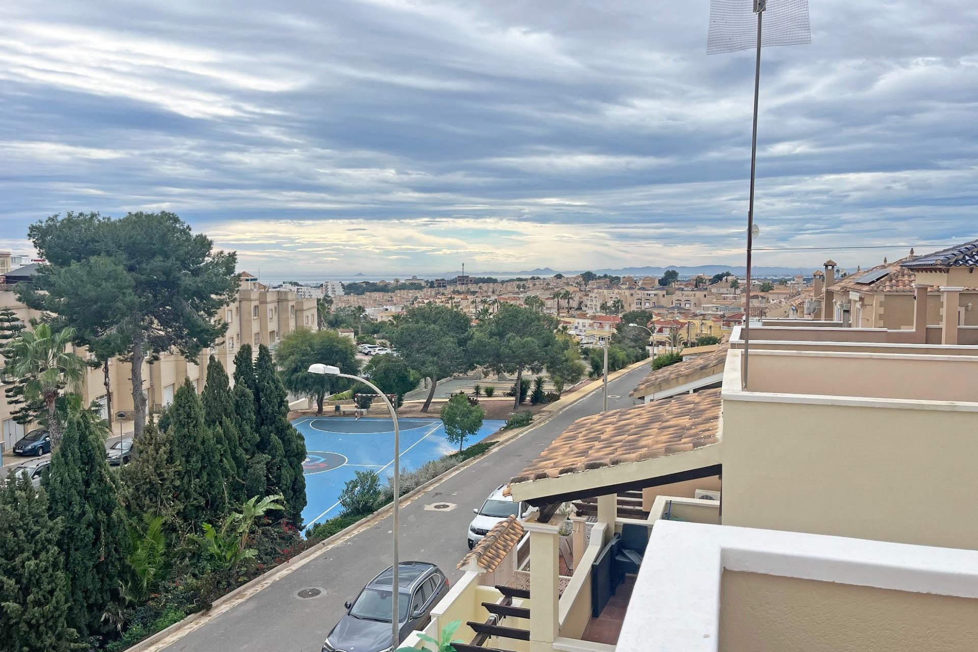 Reventa - Duplex -
San Miguel de Salinas - Las Filipinas