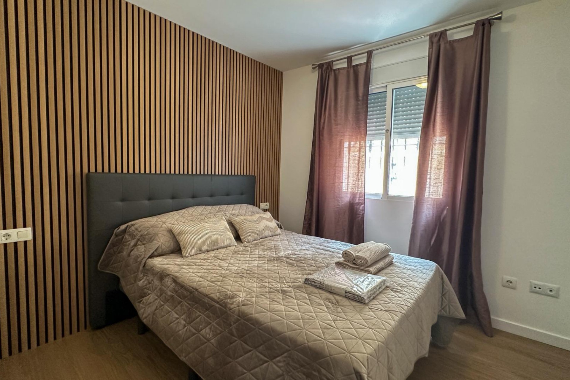 Reventa - Duplex -
San Miguel de Salinas - Las Filipinas