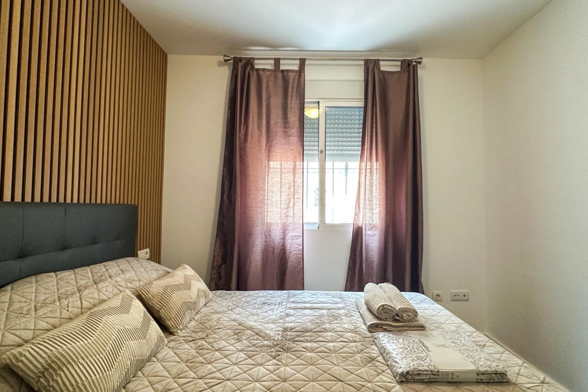 Reventa - Duplex -
San Miguel de Salinas - Las Filipinas