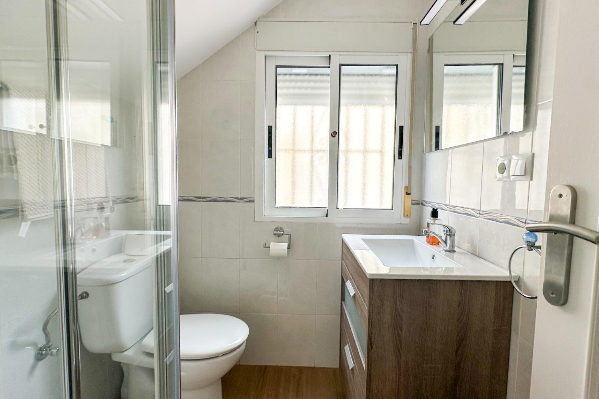 Reventa - Duplex -
San Miguel de Salinas - Las Filipinas