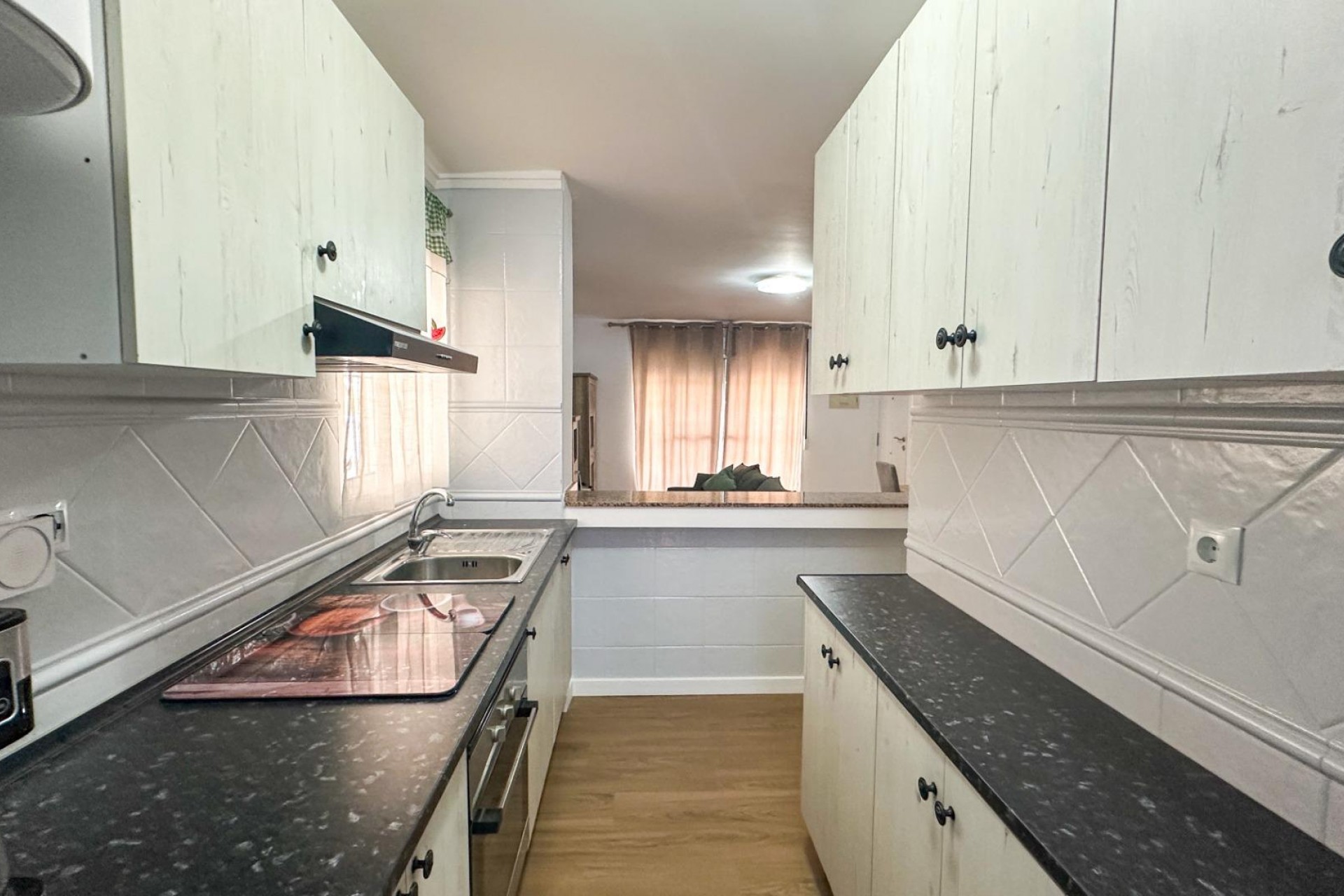 Reventa - Duplex -
San Miguel de Salinas - Las Filipinas