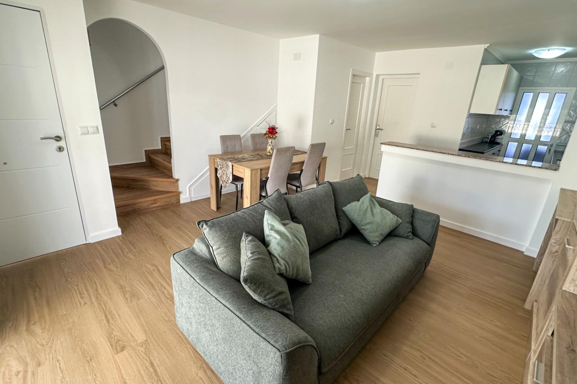 Reventa - Duplex -
San Miguel de Salinas - Las Filipinas