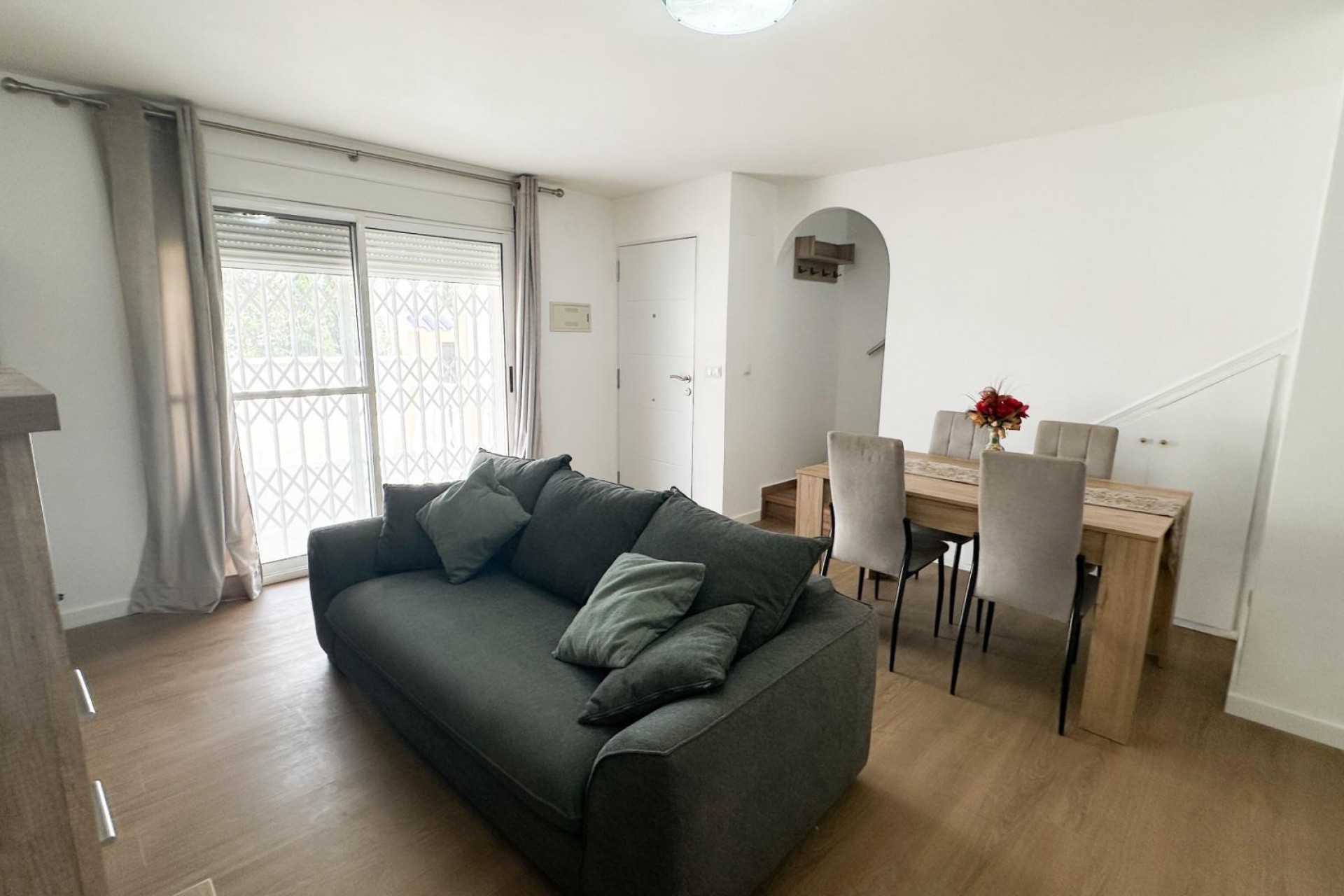 Reventa - Duplex -
San Miguel de Salinas - Las Filipinas