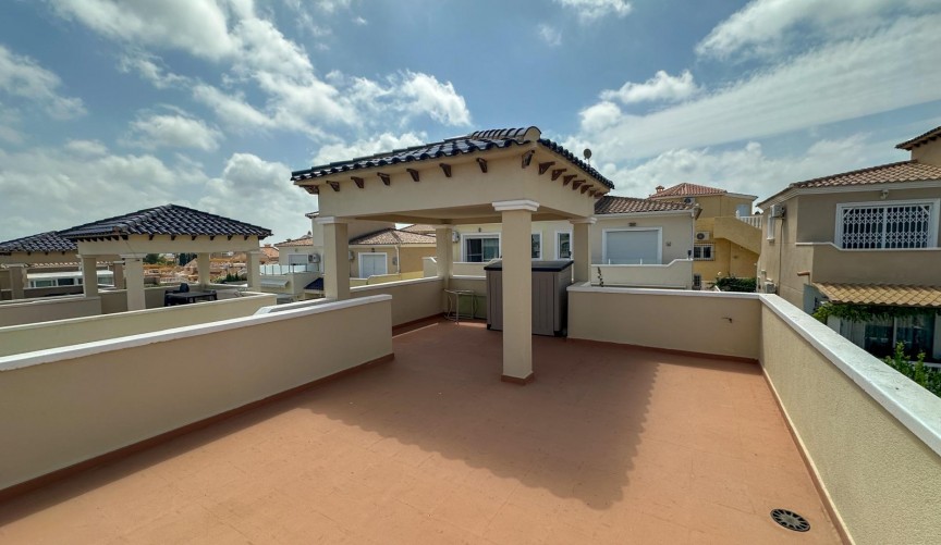 Reventa - Duplex -
San Miguel de Salinas - Las Filipinas