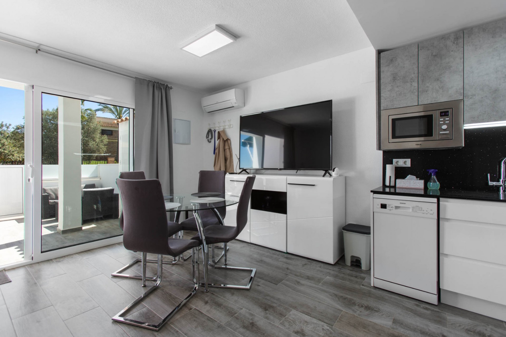 Reventa - Duplex -
Torrevieja - Costa Blanca