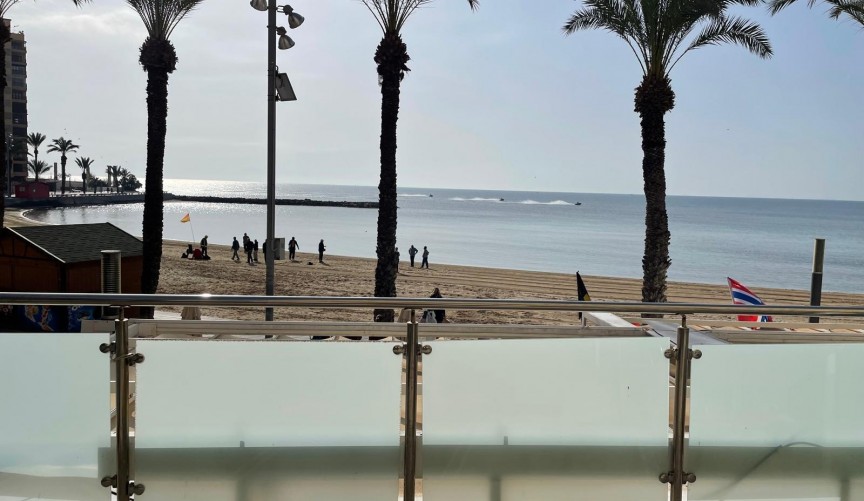 Reventa - Duplex -
Torrevieja - Playa del Cura