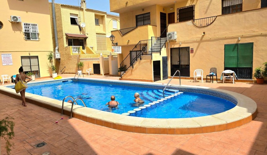 Reventa - Duplex -
Torrevieja - Playa del Cura