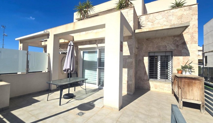 Reventa - Duplex -
Torrevieja - Sector 25