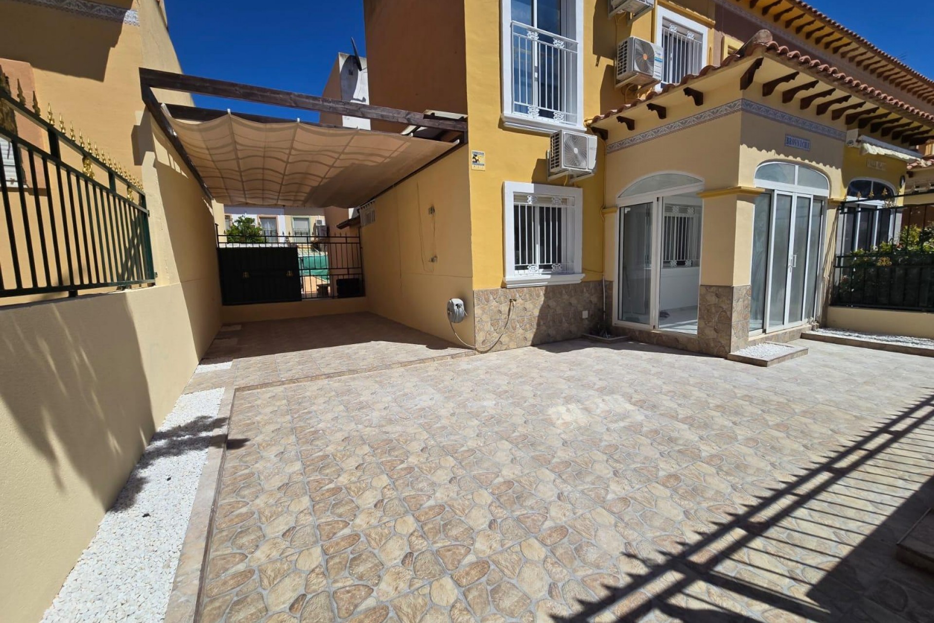 Reventa - Duplex -
Torrevieja - Torretas