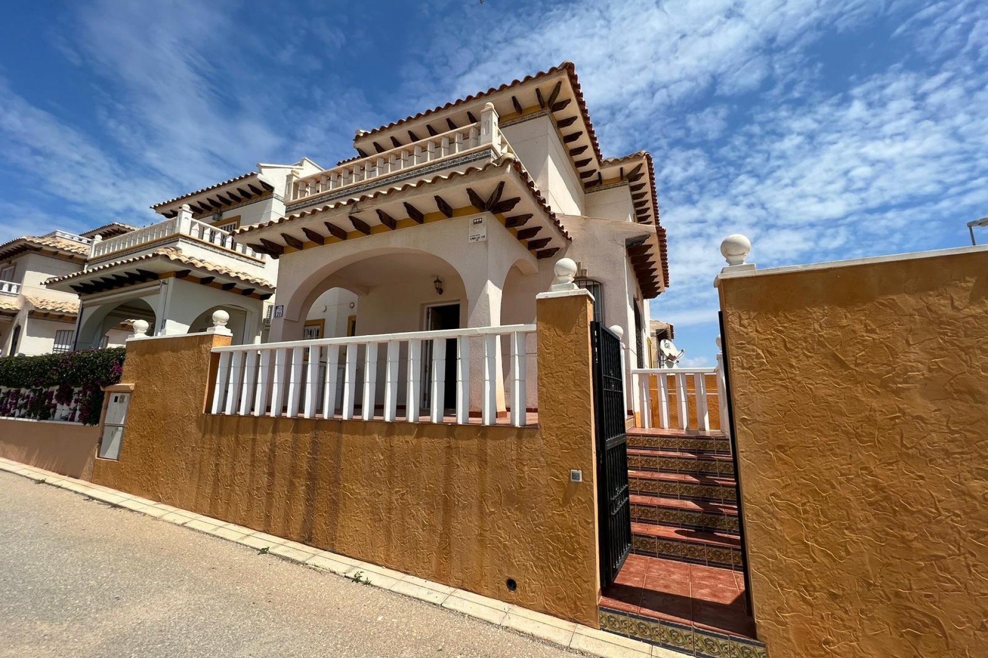 Reventa - Quad House -
Orihuela Costa - Montezenia