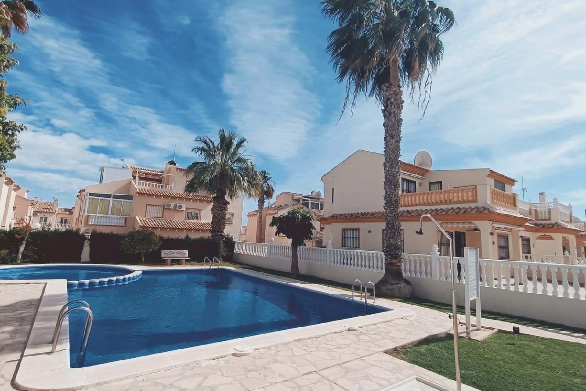 Reventa - Quad Villa -
Playa Flamenca - Costa Blanca