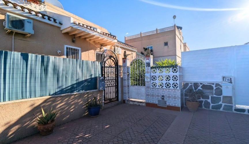 Reventa - Quad Villa -
San Miguel de Salinas - Inland