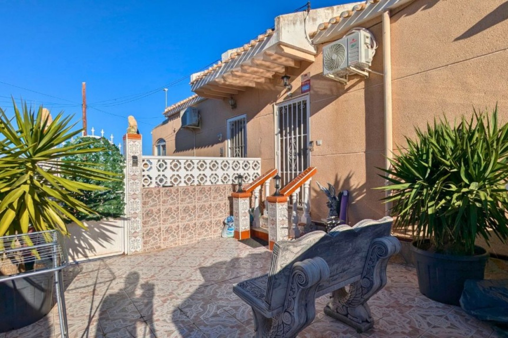 Reventa - Quad Villa -
San Miguel de Salinas - Inland