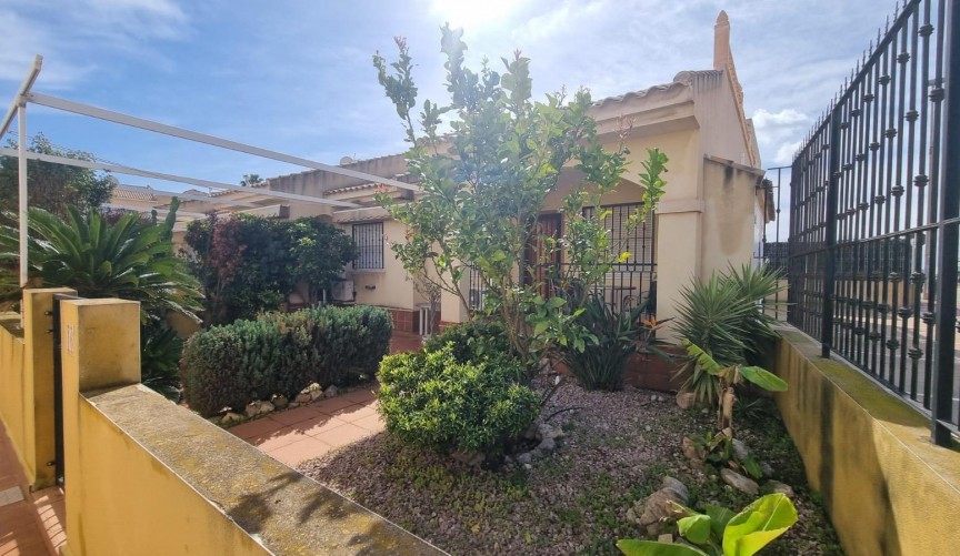 Reventa - Semi Detached -
Guardamar del Segura - Urbanizaciones