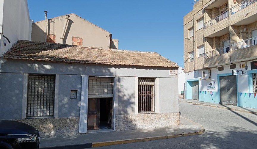 Reventa - Semi Detached -
Los Montesinos