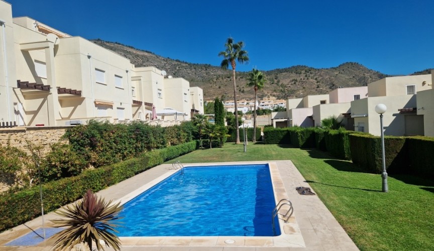 Reventa - Semi Detached -
Relleu - Inland