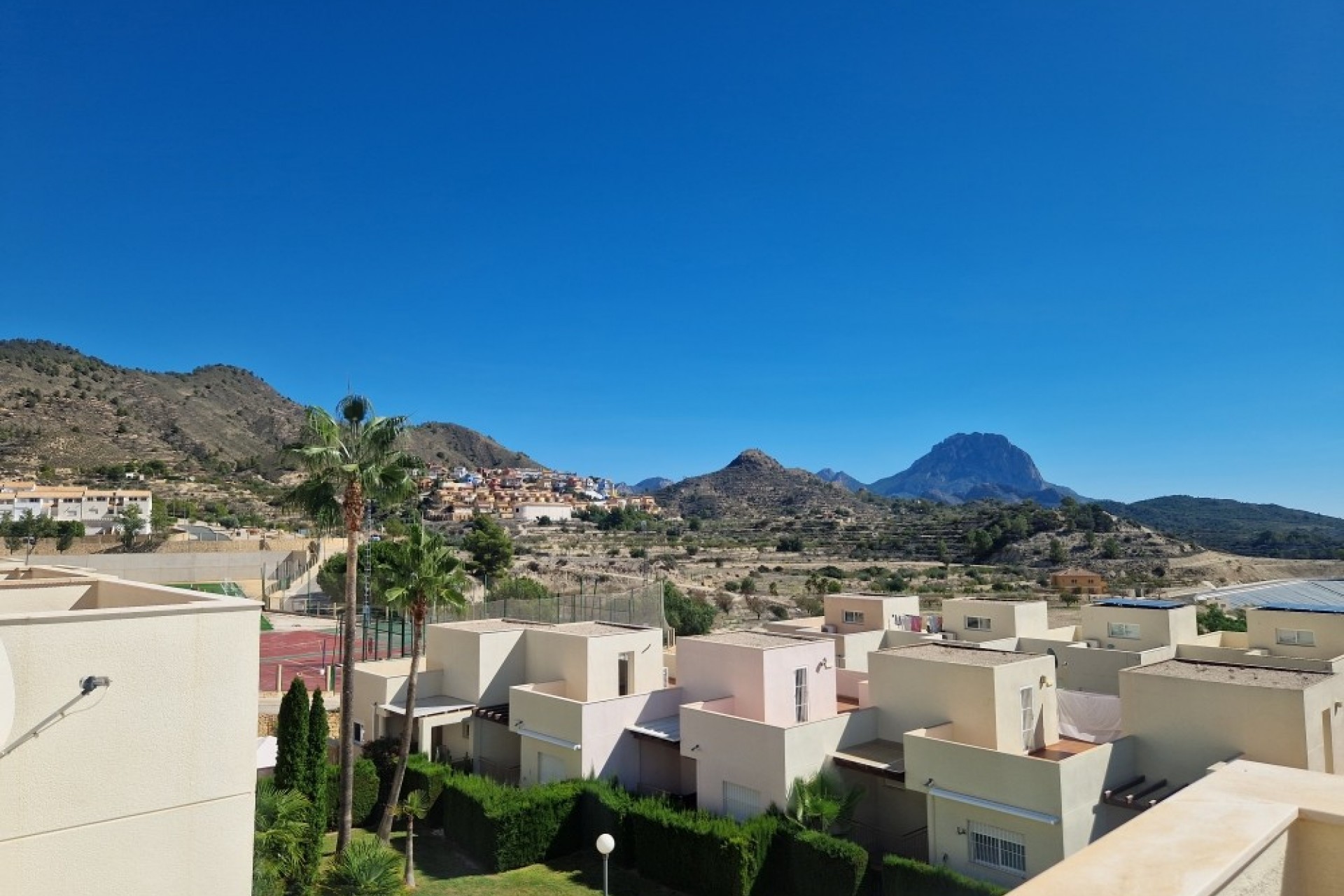 Reventa - Semi Detached -
Relleu - Inland