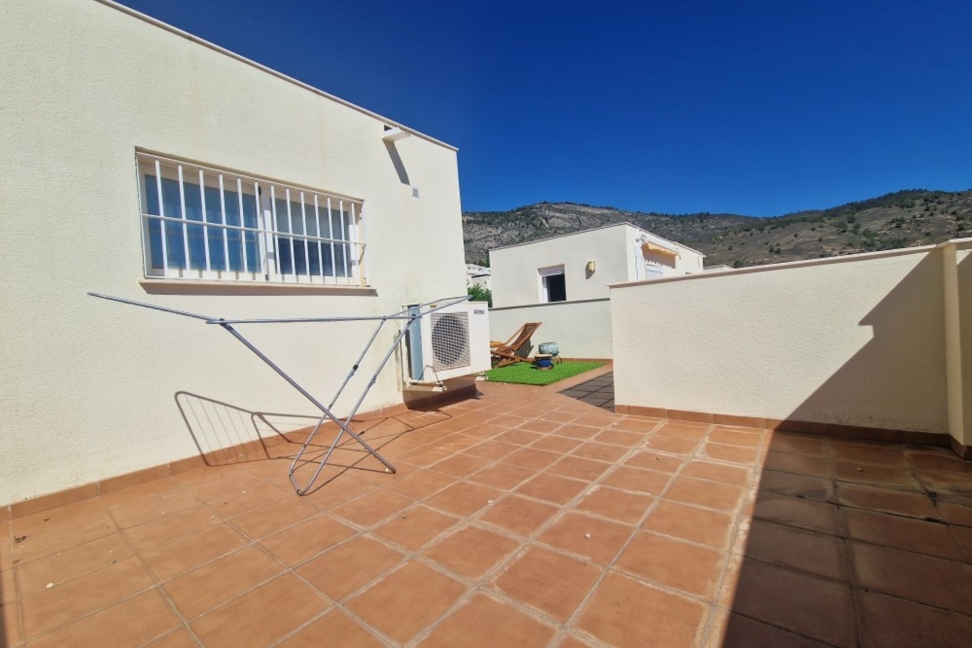 Reventa - Semi Detached -
Relleu - Inland