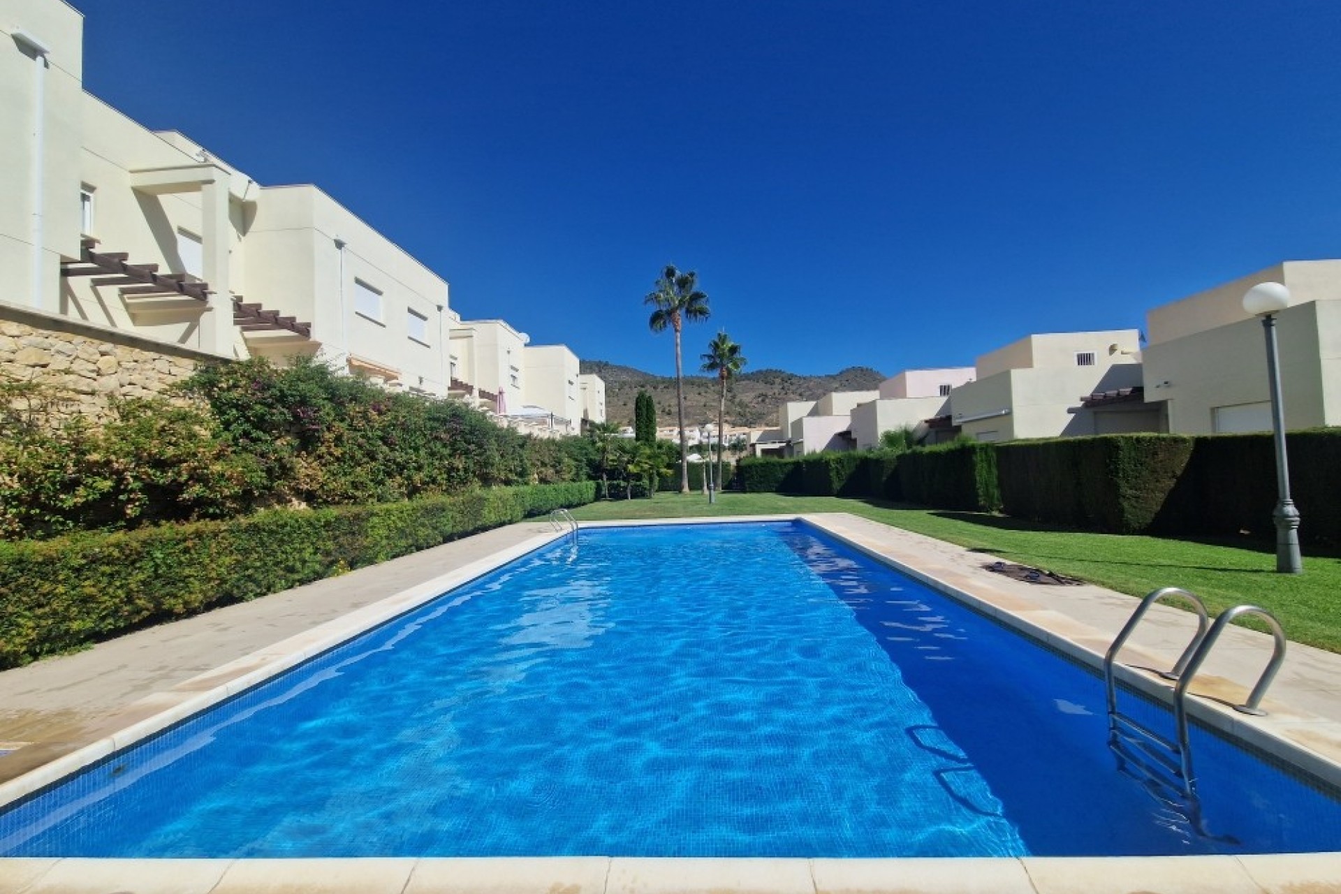 Reventa - Semi Detached -
Relleu - Inland