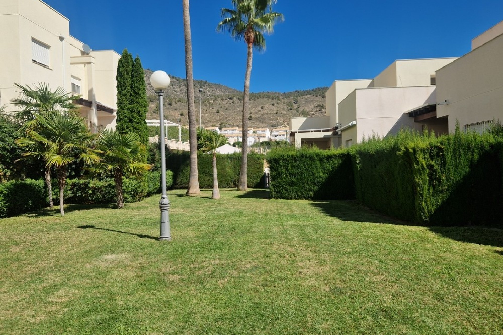 Reventa - Semi Detached -
Relleu - Inland